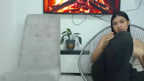 Snapshot of valen_and_paul_ chatting on January 2026 04:38:02 AM valen paul online show from January 2026 04:38:02 AM