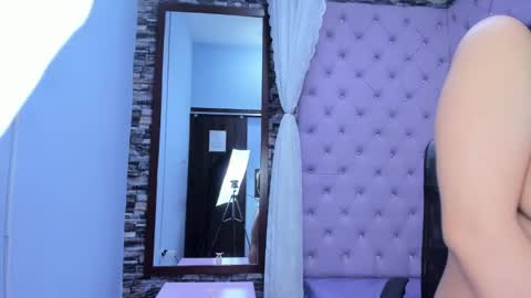 Snapshot of valen_lopeez chatting on February 2026 04:21:02 PM valen lopeez online show from February 2026 04:21:02 PM