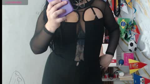 Snapshot of valen_ross7 chatting on June 2026 02:52:01 PM valen_ross7 online show from June 2026 02:52:01 PM