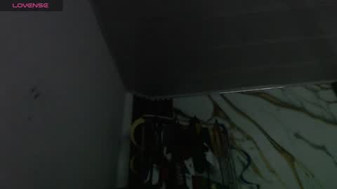 Snapshot of valen_ross7 chatting on June 2026 06:21:02 PM valen_ross7 online show from June 2026 06:21:02 PM