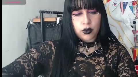 Snapshot of valen_ross7 chatting on June 2026 07:27:02 AM valen_ross7 online show from June 2026 07:27:02 AM