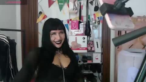 Snapshot of valen_ross7 chatting on July 2026 02:52:01 PM valen_ross7 online show from July 2026 02:52:01 PM