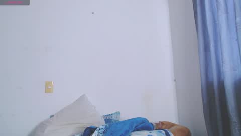 IG-valen mendoza99  twitter valenthompson99 online show from November 2025 09:06:02 PM