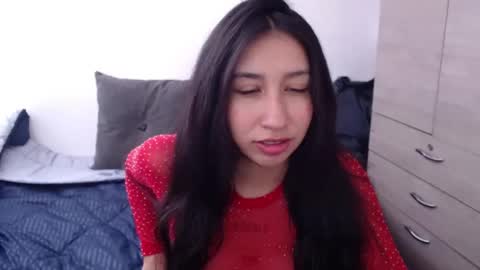 Snapshot of valen_tina33 chatting on May 2026 04:37:01 PM Valentina online show from May 2026 04:37:01 PM