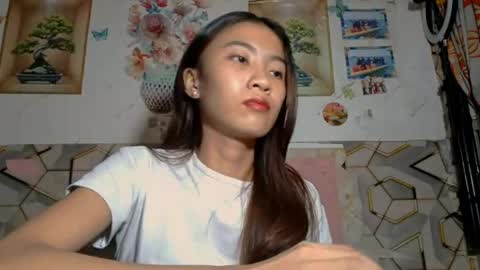 Snapshot of valenciasumney chatting on June 2026 04:24:02 PM Camille online show from June 2026 04:24:02 PM