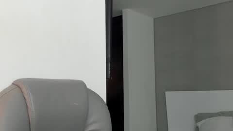 Snapshot of valenjonex chatting on January 2025 11:50:01 PM Angela online show from January 2025 11:50:01 PM