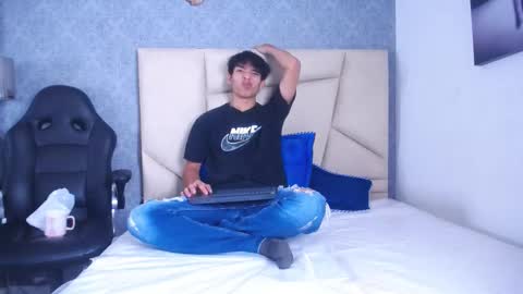 Snapshot of valenorlerot chatting on October 2025 12:25:01 PM Valenor online show from October 2025 12:25:01 PM