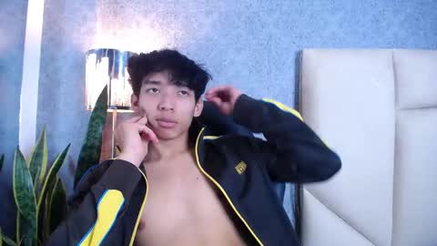 Snapshot of valenorlerot chatting on October 2025 01:42:02 PM Valenor online show from October 2025 01:42:02 PM