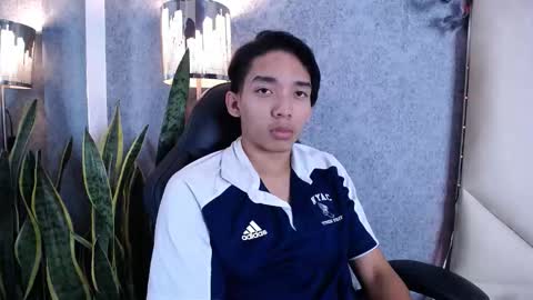 Snapshot of valenorlerot chatting on October 2025 05:08:01 AM Valenor online show from October 2025 05:08:01 AM