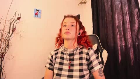 Snapshot of valent_27 chatting on December 2024 05:20:02 PM Valentina online show from December 2024 05:20:02 PM