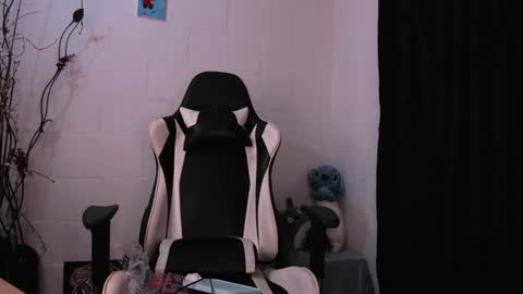 Snapshot of valent_27 chatting on December 2024 09:37:02 AM Valentina online show from December 2024 09:37:02 AM