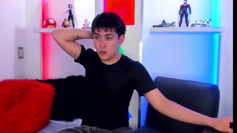 Valentin  online show from November 2025 08:19:02 PM