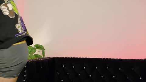 Valentin  online show from December 2025 04:18:02 AM