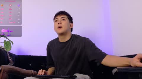 Valentin  online show from December 2025 04:33:02 AM