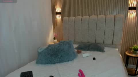 valentina robertson online show from May 2026 10:50:02 PM