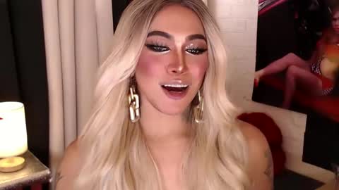 Snapshot of valentina_goddess_tsxxx chatting on February 2025 03:00:02 AM Amanda online show from February 2025 03:00:02 AM