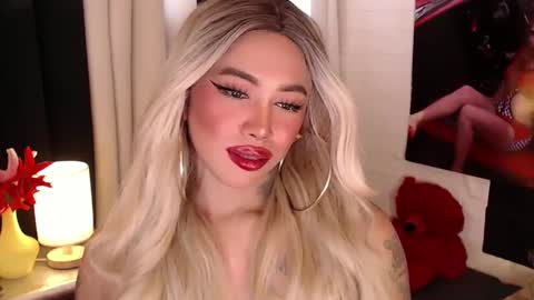 Snapshot of valentina_goddess_tsxxx chatting on February 2025 01:55:01 AM Amanda online show from February 2025 01:55:01 AM