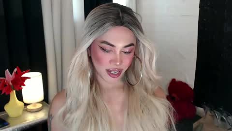 Snapshot of valentina_goddess_tsxxx chatting on February 2025 02:52:01 AM Amanda online show from February 2025 02:52:01 AM