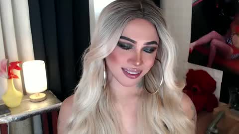 Snapshot of valentina_goddess_tsxxx chatting on February 2025 01:25:01 AM Amanda online show from February 2025 01:25:01 AM