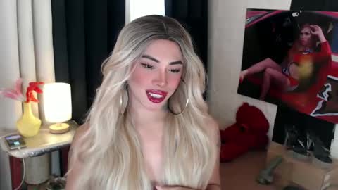 Snapshot of valentina_goddess_tsxxx chatting on February 2025 01:47:02 AM Amanda online show from February 2025 01:47:02 AM