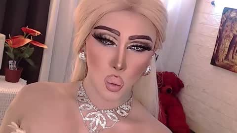 Snapshot of valentina_goddess_tsxxx chatting on October 2025 11:27:01 PM Amanda online show from October 2025 11:27:01 PM