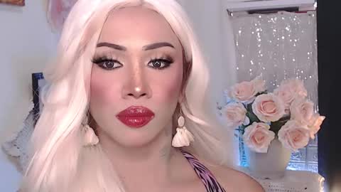 Snapshot of valentina_goddess_tsxxx chatting on February 2026 07:51:01 AM Amanda online show from February 2026 07:51:01 AM