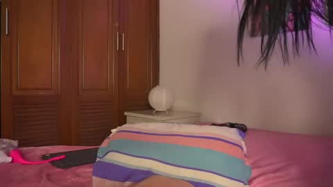 Snapshot of valentina_king18 chatting on April 2026 03:19:02 PM VALENTINA online show from April 2026 03:19:02 PM