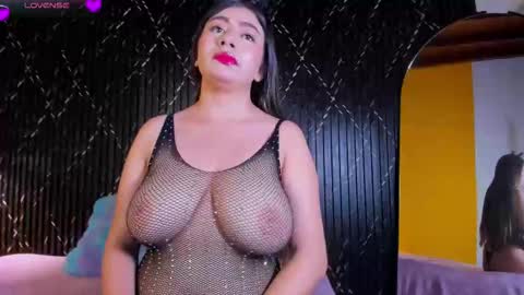 Snapshot of valentina_lux1 chatting on October 2025 07:12:02 PM Valentina online show from October 2025 07:12:02 PM