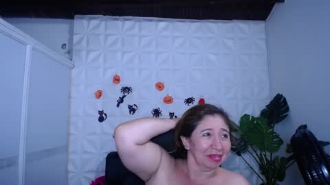 Valentina  online show from October 2025 06:08:02 PM
