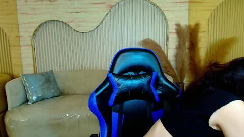 Snapshot of valentina_r_ chatting on February 2026 03:21:02 AM Valentina online show from February 2026 03:21:02 AM