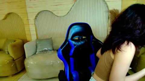 Snapshot of valentina_r_ chatting on February 2026 03:16:02 AM Valentina online show from February 2026 03:16:02 AM