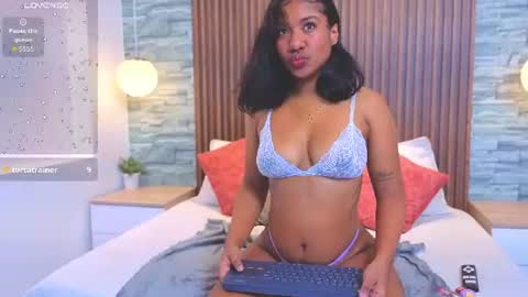 Snapshot of valentina_rose_x chatting on July 2026 07:51:01 PM valentina rose x online show from July 2026 07:51:01 PM