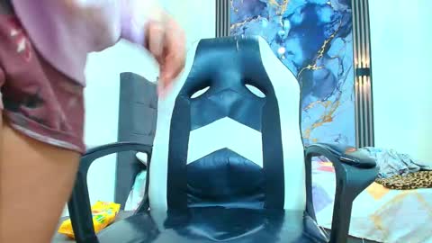 Snapshot of valentina_y_sneiderr chatting on February 2026 06:56:02 PM valentina_y_sneiderr online show from February 2026 06:56:02 PM