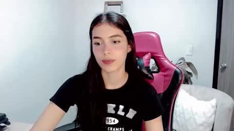 Valentina  online show from November 2025 01:49:01 AM