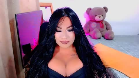 Snapshot of valentinaxqueen chatting on December 2024 08:10:02 PM    online show from December 2024 08:10:02 PM