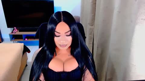 Snapshot of valentinaxqueen chatting on December 2024 11:14:01 PM    online show from December 2024 11:14:01 PM