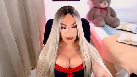 Snapshot of valentinaxqueen chatting on February 2025 10:26:02 PM    online show from February 2025 10:26:02 PM