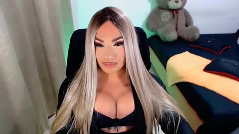 Snapshot of valentinaxqueen chatting on March 2025 02:04:01 AM    online show from March 2025 02:04:01 AM