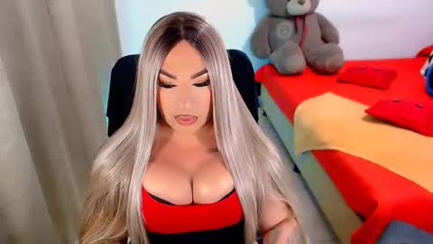 Snapshot of valentinaxqueen chatting on March 2025 11:15:02 PM    online show from March 2025 11:15:02 PM