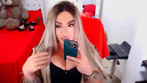 Snapshot of valentinaxqueen chatting on October 2025 12:53:02 AM    online show from October 2025 12:53:02 AM