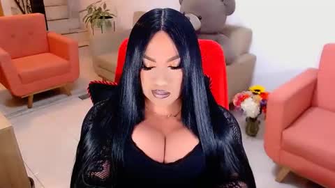 Snapshot of valentinaxqueen chatting on October 2025 11:53:01 PM    online show from October 2025 11:53:01 PM