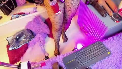 Mia  online show from April 2026 08:34:01 PM