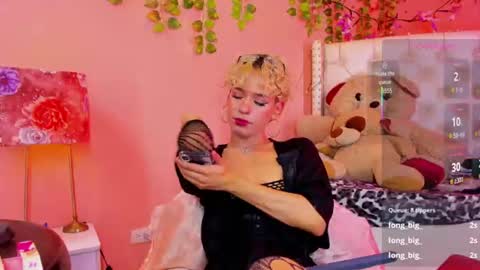 Snapshot of valentinee_xo chatting on June 2026 04:20:02 PM valentinee_xo online show from June 2026 04:20:02 PM