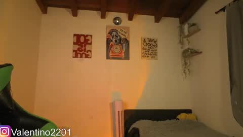 Snapshot of valentino_2201 chatting on April 2026 01:40:01 AM Valentino - 15 OFF valentino2201 online show from April 2026 01:40:01 AM