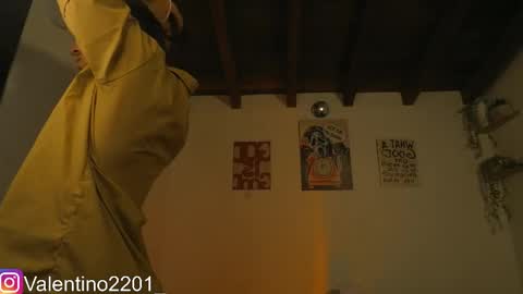 Snapshot of valentino_2201 chatting on April 2026 03:09:01 AM Valentino - 15 OFF valentino2201 online show from April 2026 03:09:01 AM