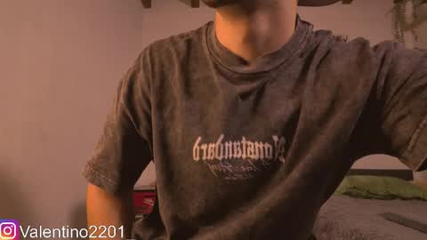 Snapshot of valentino_2201 chatting on May 2026 01:11:02 AM Valentino - 15 OFF valentino2201 online show from May 2026 01:11:02 AM