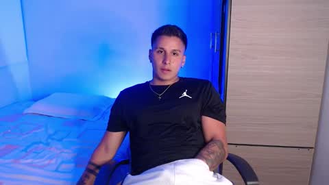 Snapshot of valentinosex_1 chatting on March 2026 10:47:01 PM VALENTINO online show from March 2026 10:47:01 PM