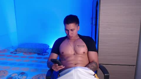 Snapshot of valentinosex_1 chatting on April 2026 12:31:01 AM VALENTINO online show from April 2026 12:31:01 AM