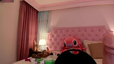 Vale Toro  online show from March 2025 12:09:02 PM