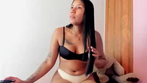 Snapshot of valenttina_narvaez chatting on May 2026 02:35:01 PM vale online show from May 2026 02:35:01 PM